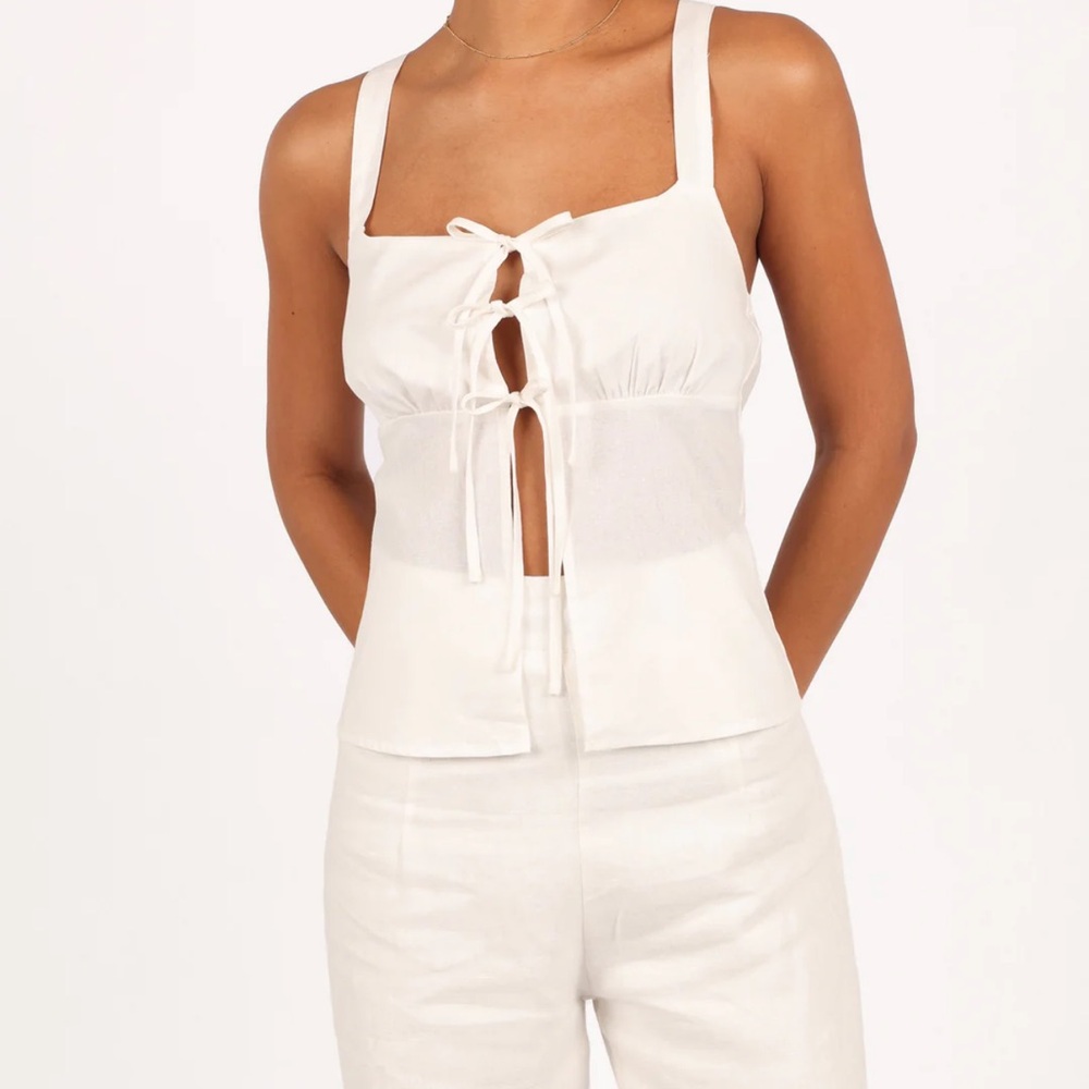 Petal & Pup White Tie-Front Top NWT